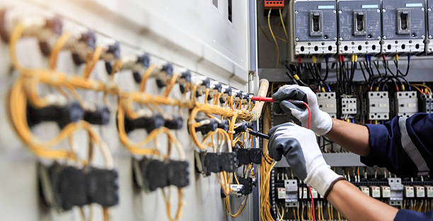 Professional Electrician technician working in Las Flores, CA